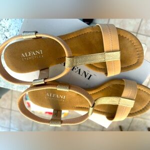 Woman Alfani Sandal.